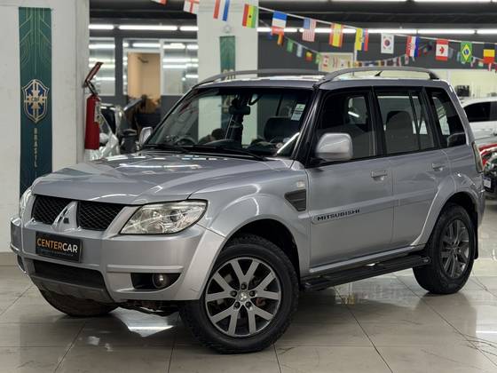 MITSUBISHI PAJERO TR4 2.0 4X2 16V 140CV FLEX 4P MANUAL MITSUBISHI PAJERO TR4 2.0 4X2 16V 140CV FLEX 4P MANUAL